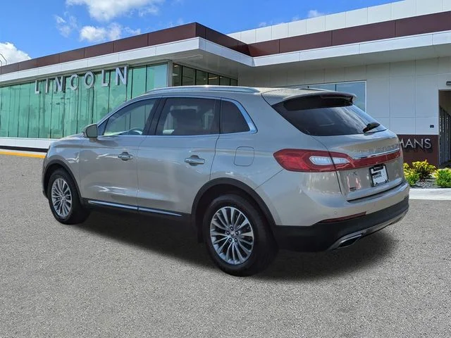 Certified Used 2017 White Gold Metallic Lincoln Select image 6