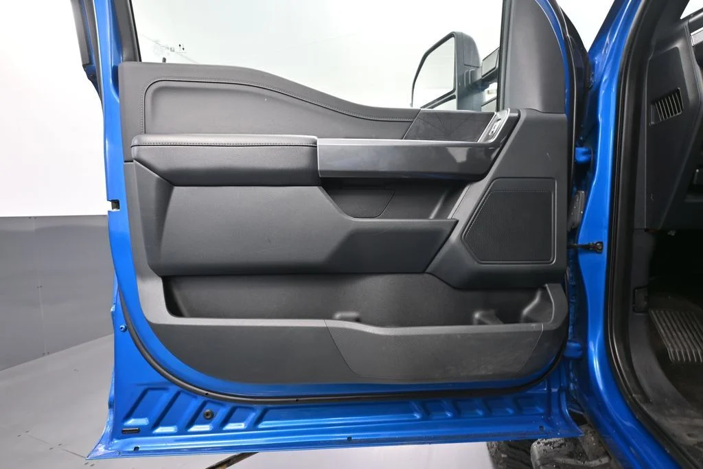 Used 2021 Blue Ford XLT image 22