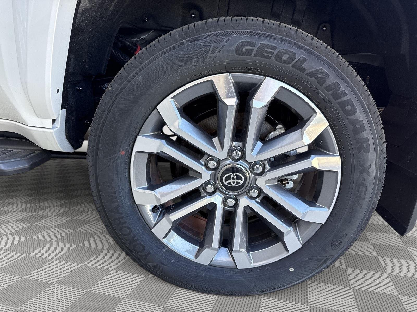 Used 2026 Wind Chill Pearl Toyota Limited image 9