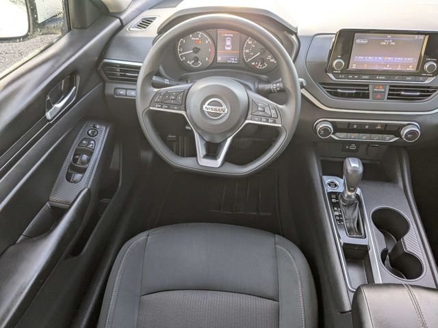 Used 2022 Glacier White Nissan 2.5 S image 15
