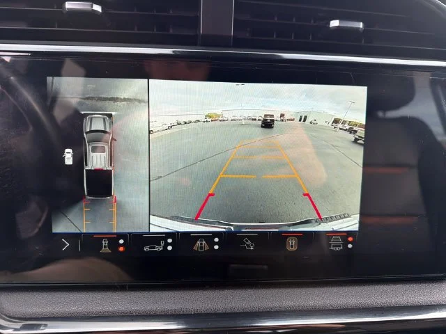 Used 2024 Summit White GMC AT4 image 31