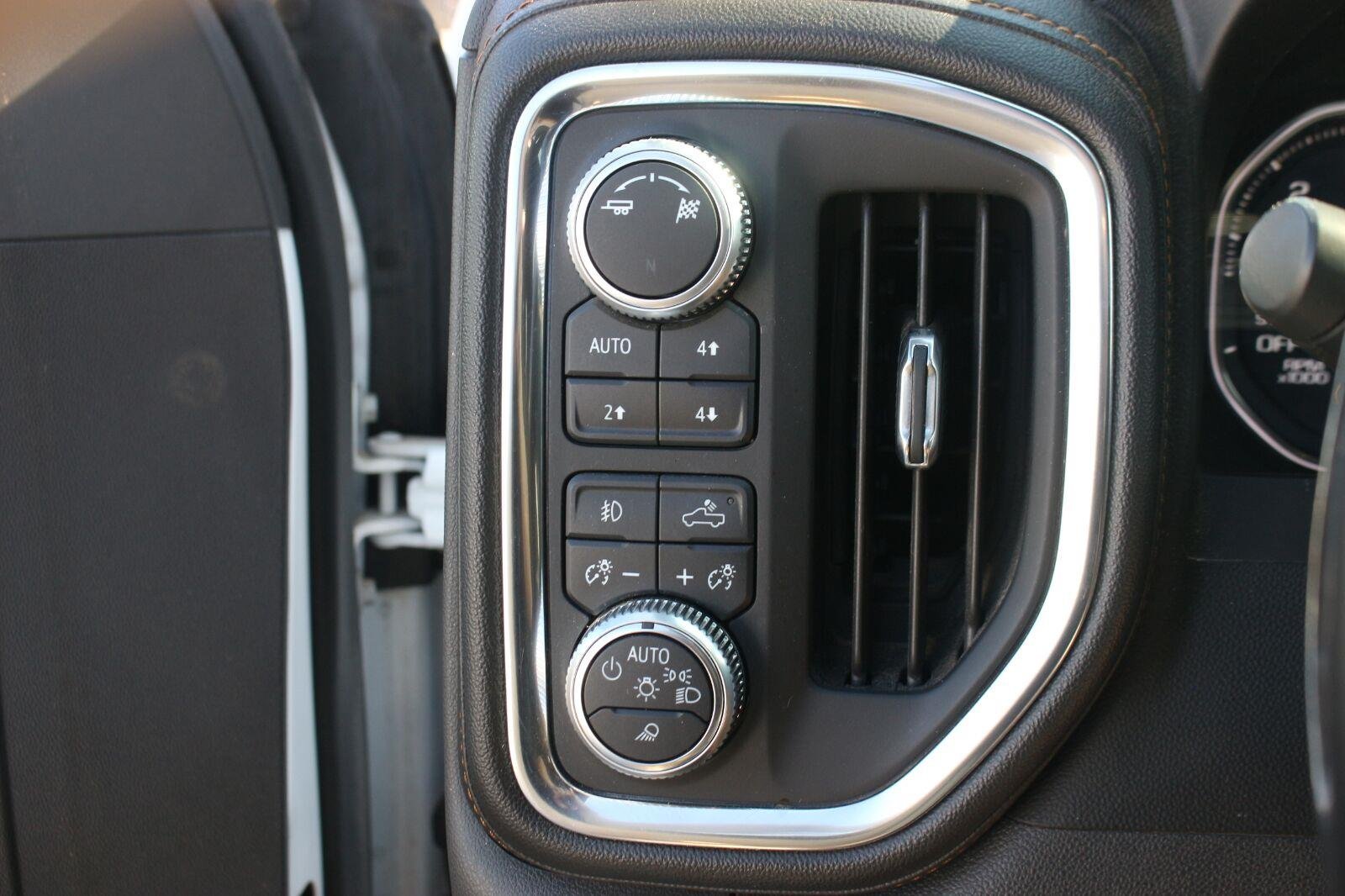 Used 2019 SUMMIT WHITE GMC AT4 image 33