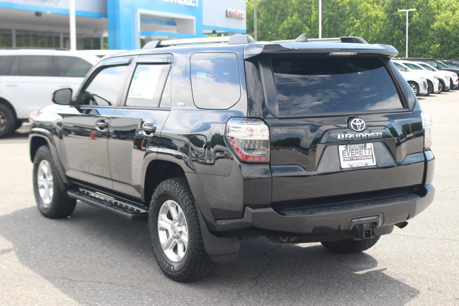 Used 2022 Black Toyota SR5 image 5