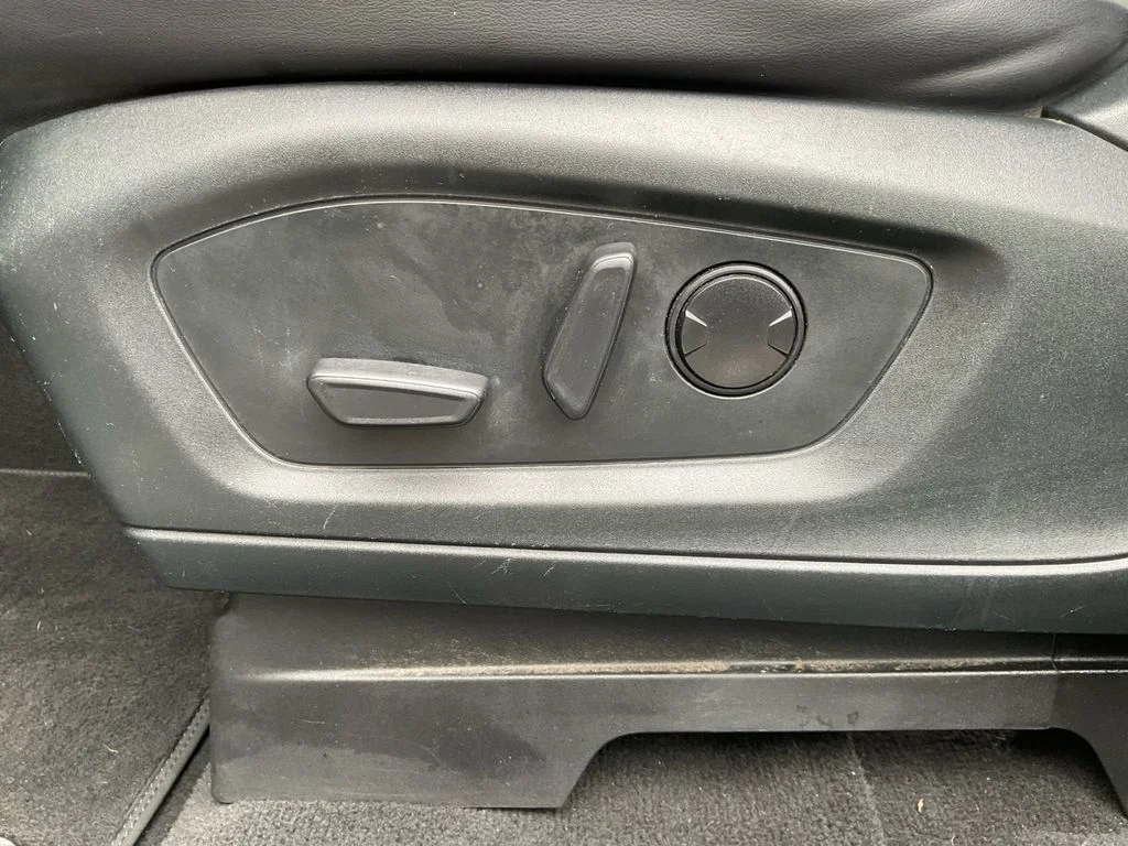 Used 2022 Silver Ford XLT image 33