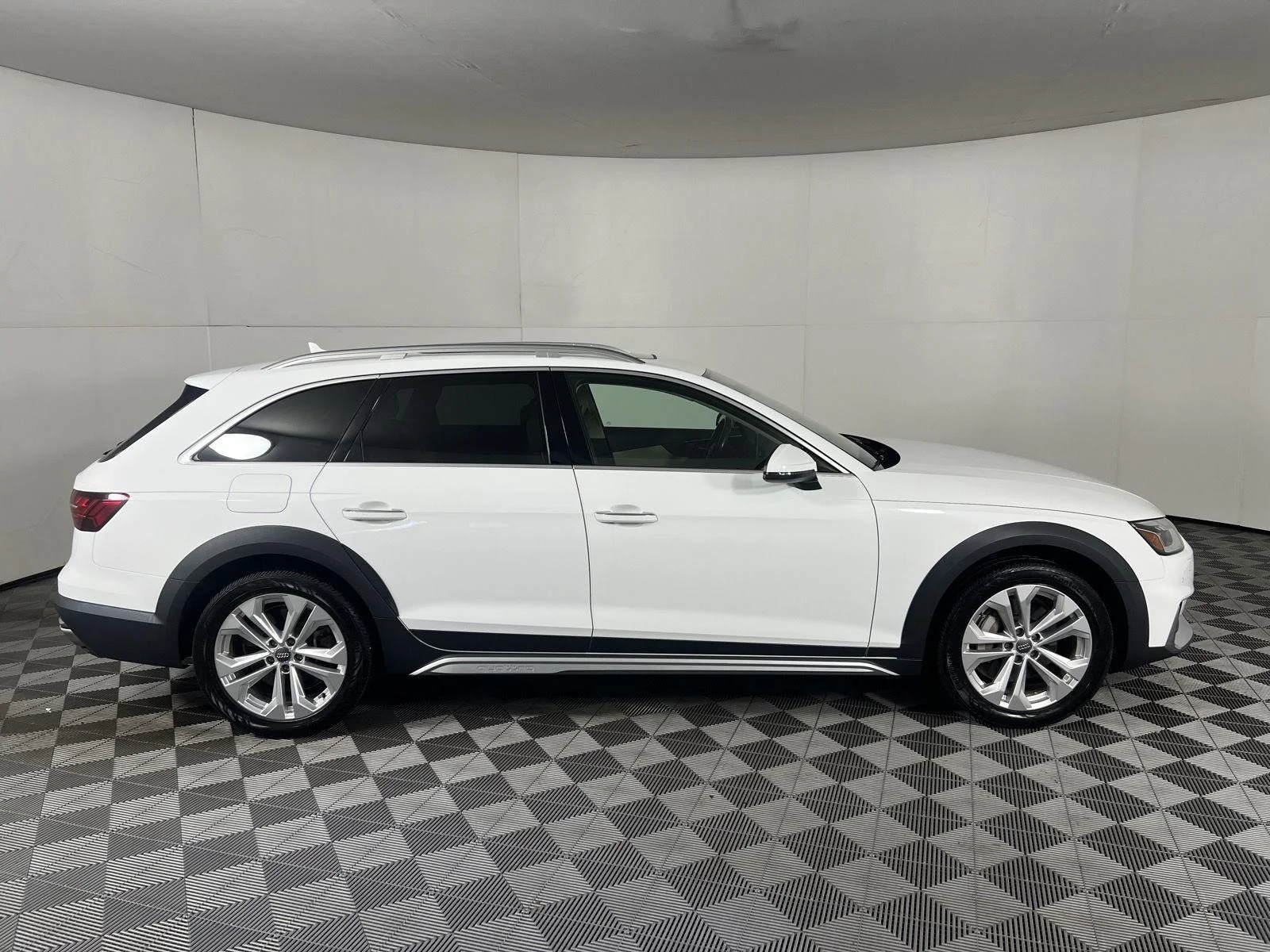 Used 2020 Ibis White Audi Premium Plus image 11