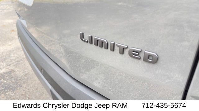 New 2026 Sting-Gray Clear-Coat Exterior Paint Jeep Limited image 13