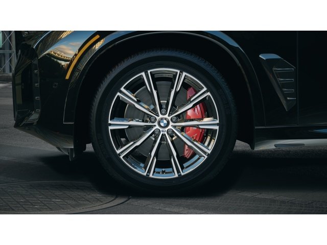 New 2026 Black Sapphire Metallic BMW xDrive40i image 7