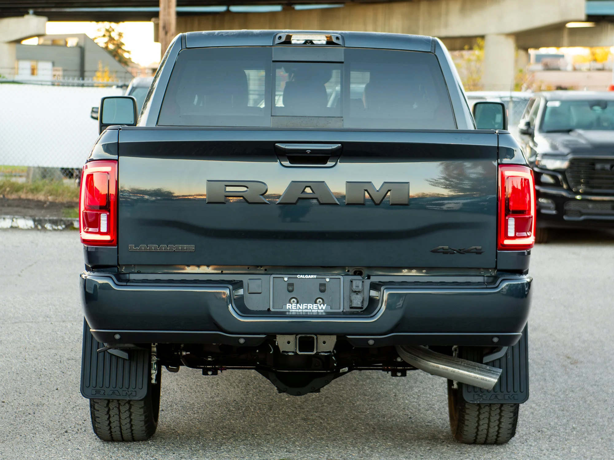 New 2027 Blue RAM Laramie* Mega Cab 4x4, Sunroof, Pwr Running Boards, Harman/Kardon image 7