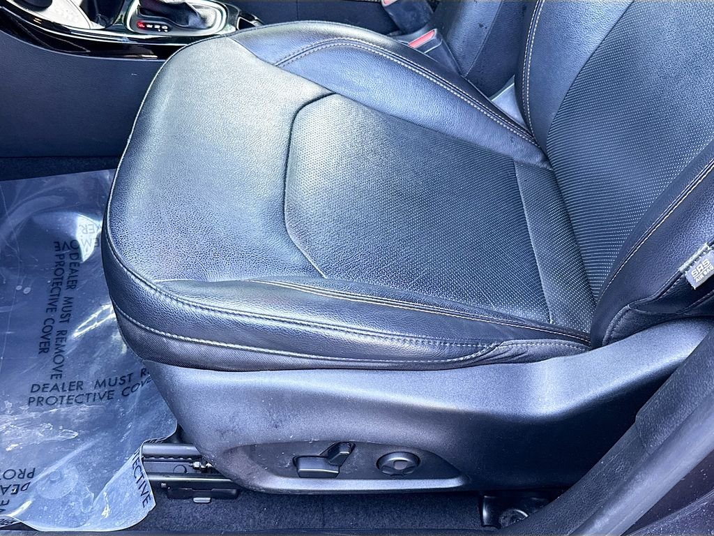 Certified Used 2021 Granite Crystal Metallic Clearcoat Jeep Limited image 19