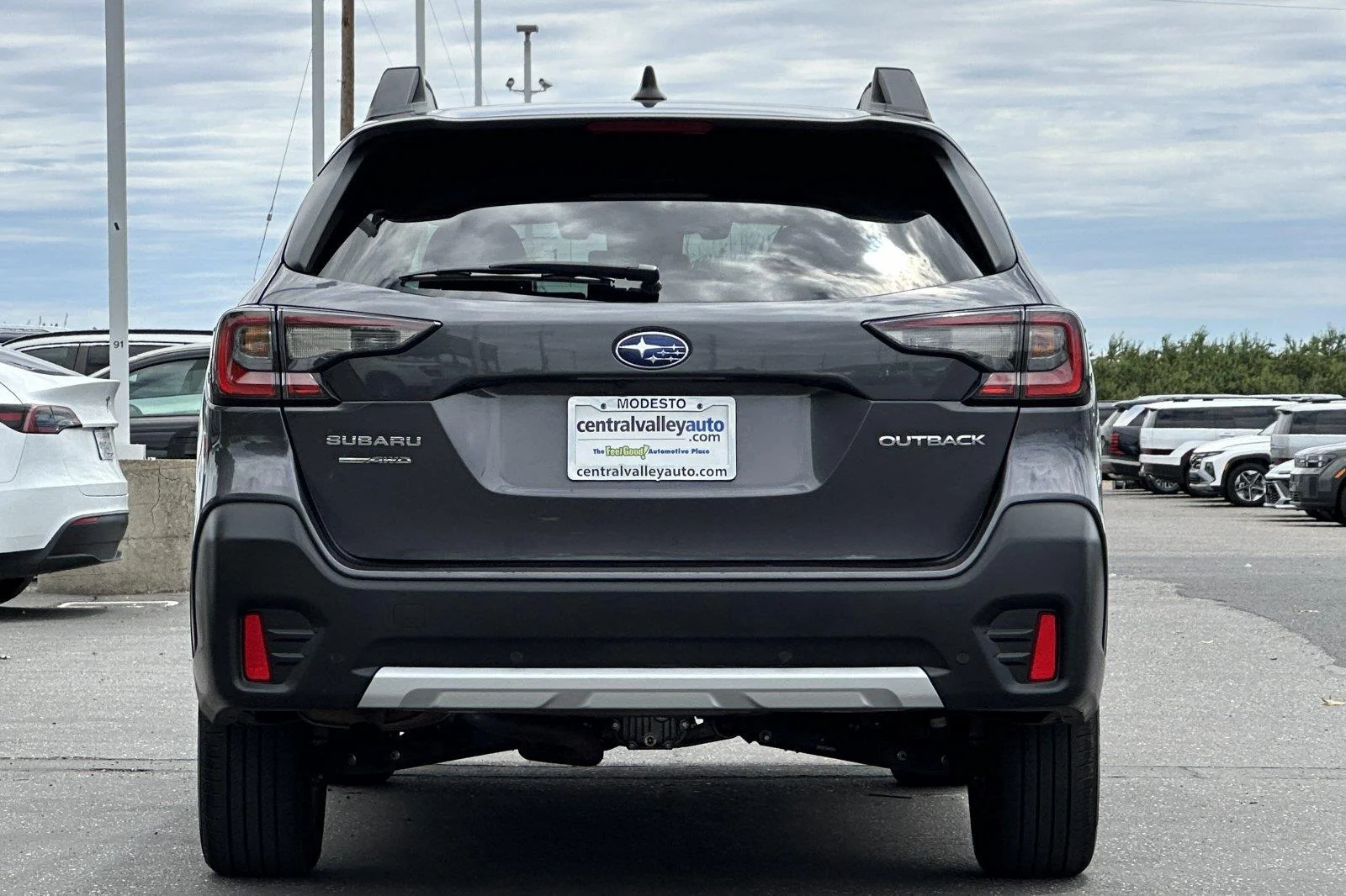 Used 2022 Magnetite Gray Metallic Subaru Limited image 5