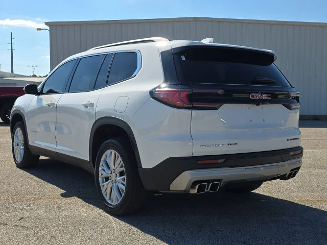 Used 2024 White GMC Elevation image 3