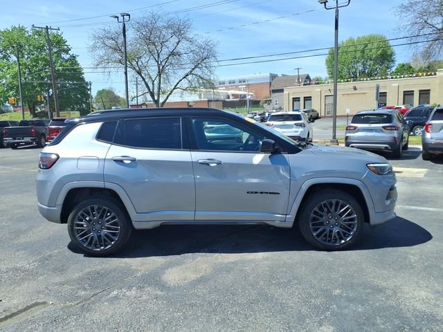 Used 2023 Silver Jeep Limited image 3