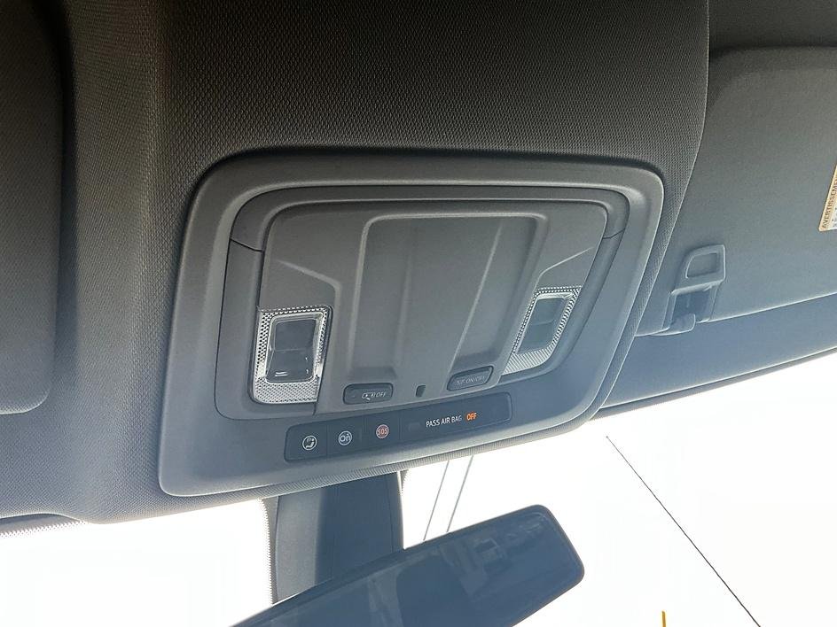 Used 2020 White GMC Elevation image 30