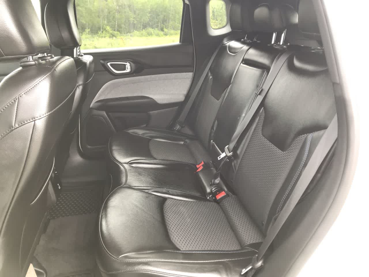 Used 2023 Bright White Clearcoat Jeep Latitude image 15