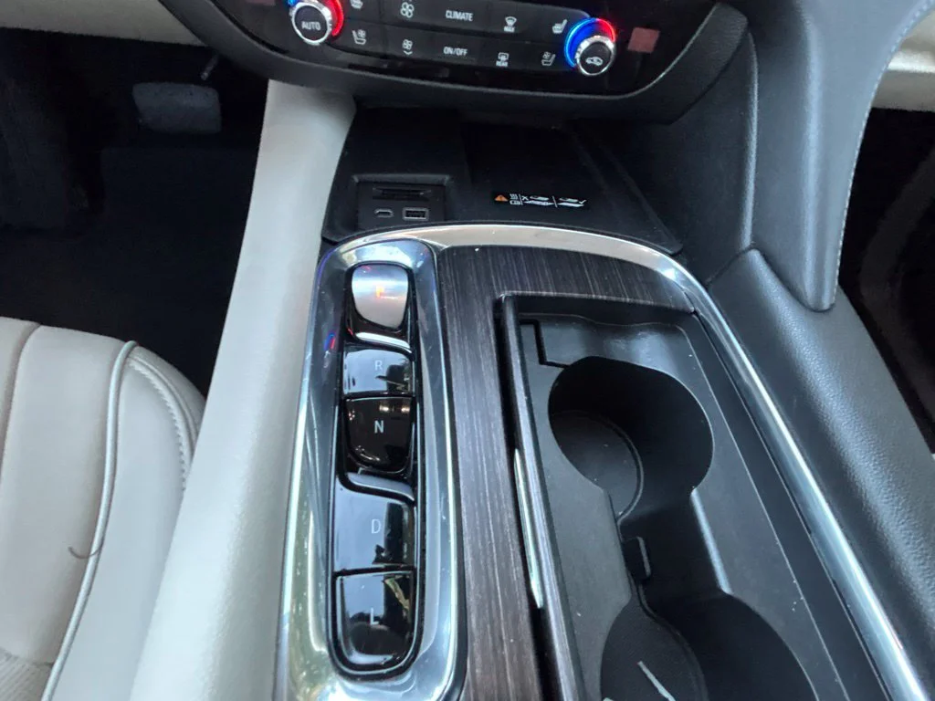 Used 2023 White Buick Avenir image 15