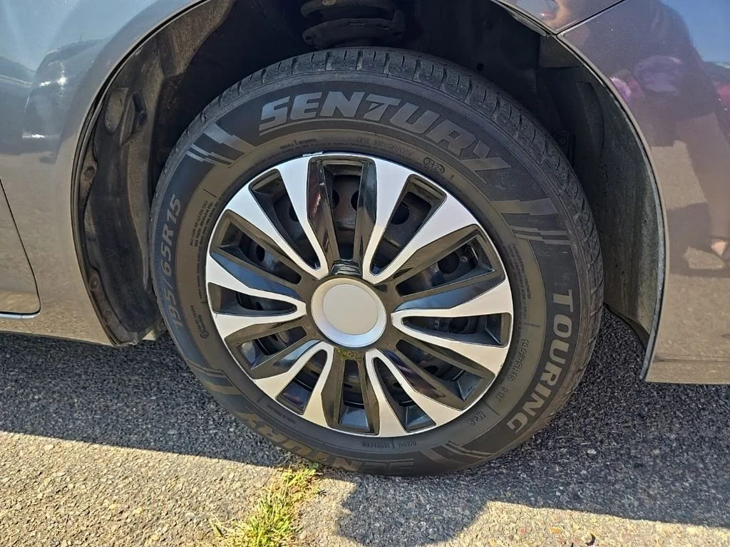 Used 2013 Gray Honda LX image 14