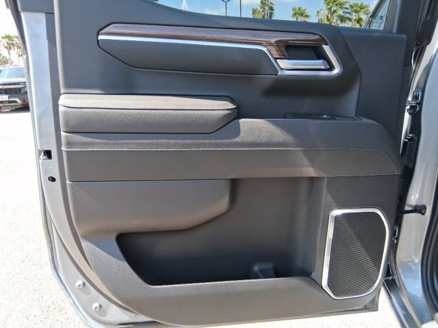 New 2026 Sterling Gray Metallic Chevrolet LT image 17