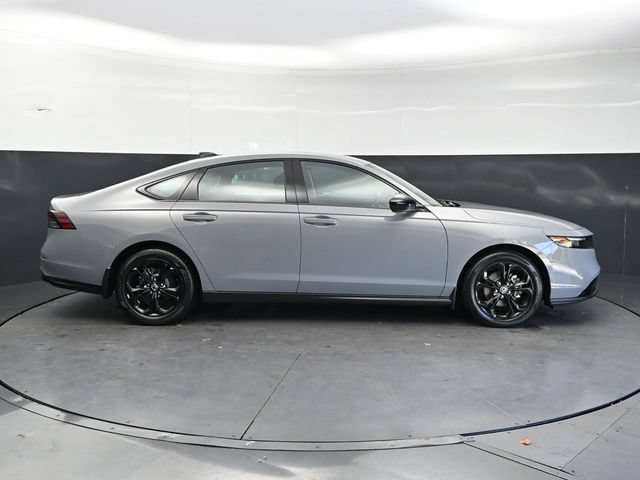 Certified Used 2025 Urban Gray Pearl Honda 1.5T SE image 39