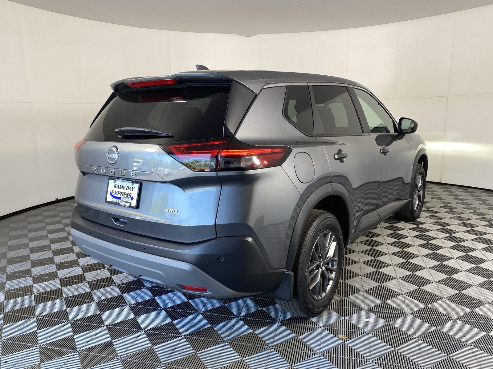 Used 2023 Gun Metallic Nissan S image 8