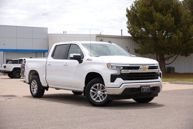 Used 2025 White Chevrolet LT image 1