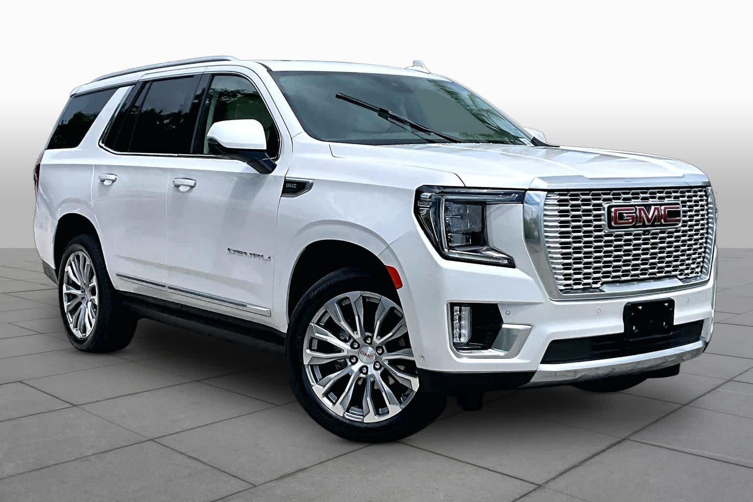Used 2023 White Frost Tricoat GMC Denali image 3