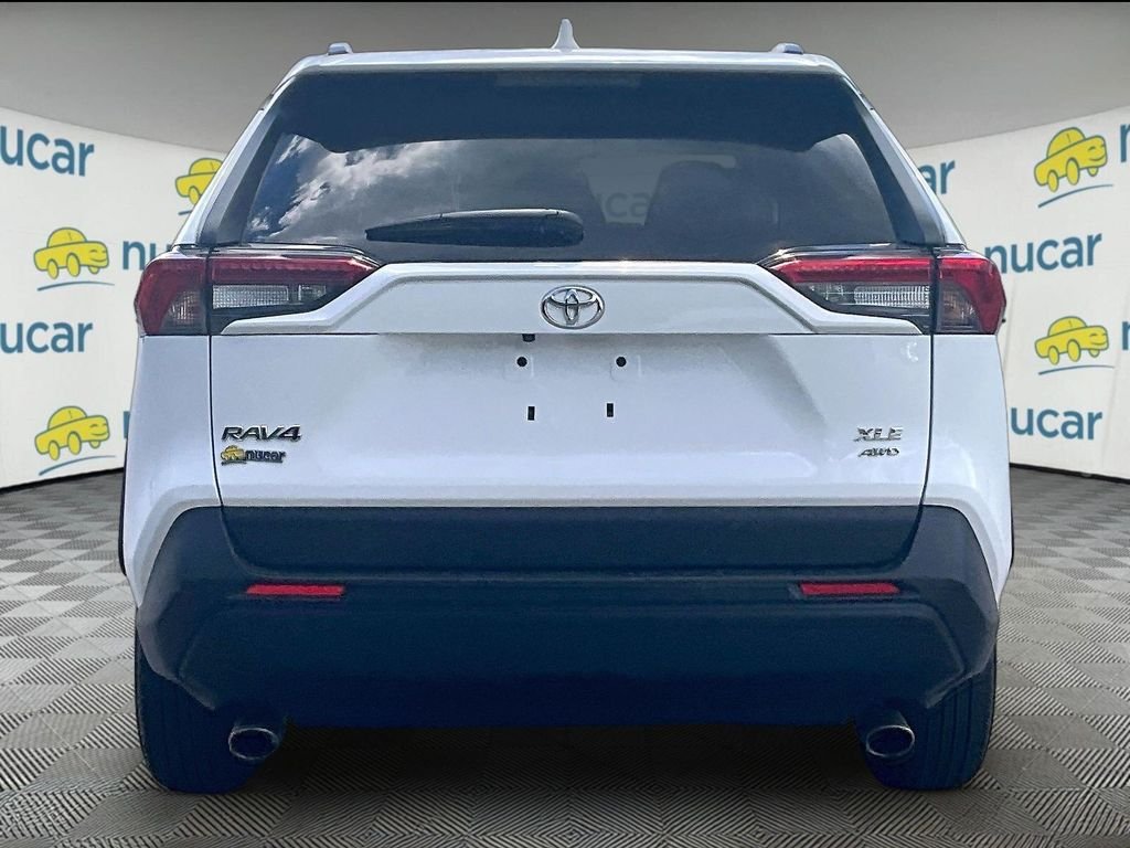 Used 2024 White Toyota XLE image 5