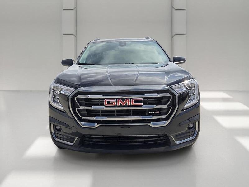 Used 2024 Ebony Twilight Metallic GMC AWD 4DR AT4 image 8