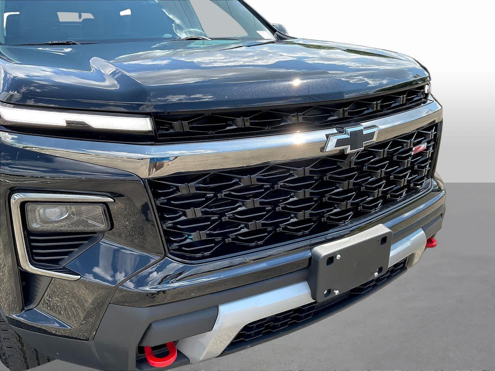 Certified Used 2026 Mosaic Black Metallic Chevrolet Z71 image 36