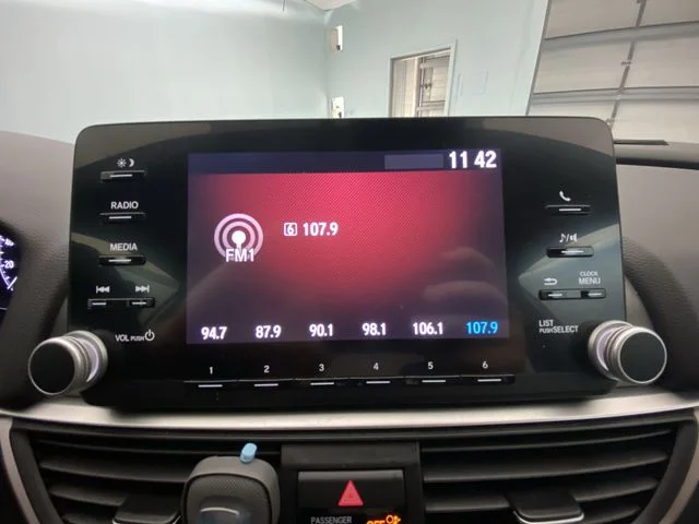 Used 2018  Honda LX image 16