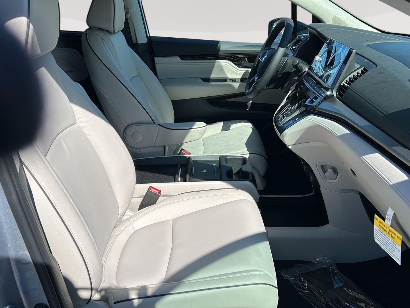 New 2026 Solar Silver Metallic Honda Touring image 19