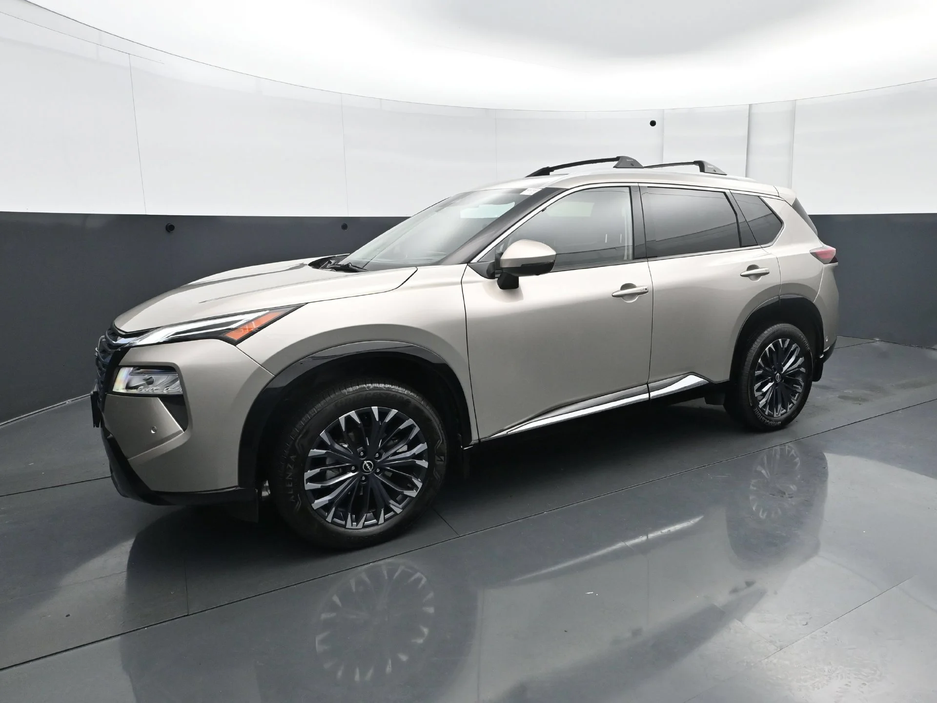 Used 2026 Nissan Rogue Platinum with VIN JN8BT3DD0TW295816 for sale in Burnsville, Minnesota