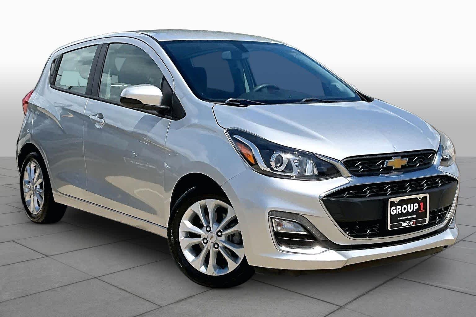 Used 2020 SILVER ICE METALLIC Chevrolet LT image 3