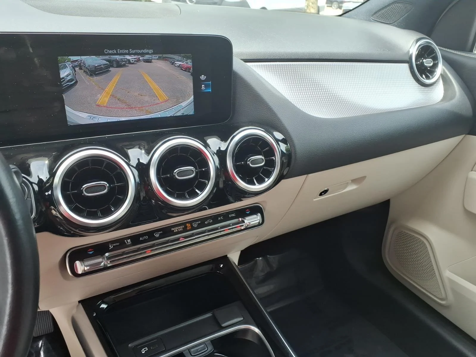 Used 2023 Polar White Mercedes-Benz GLA 250 image 32