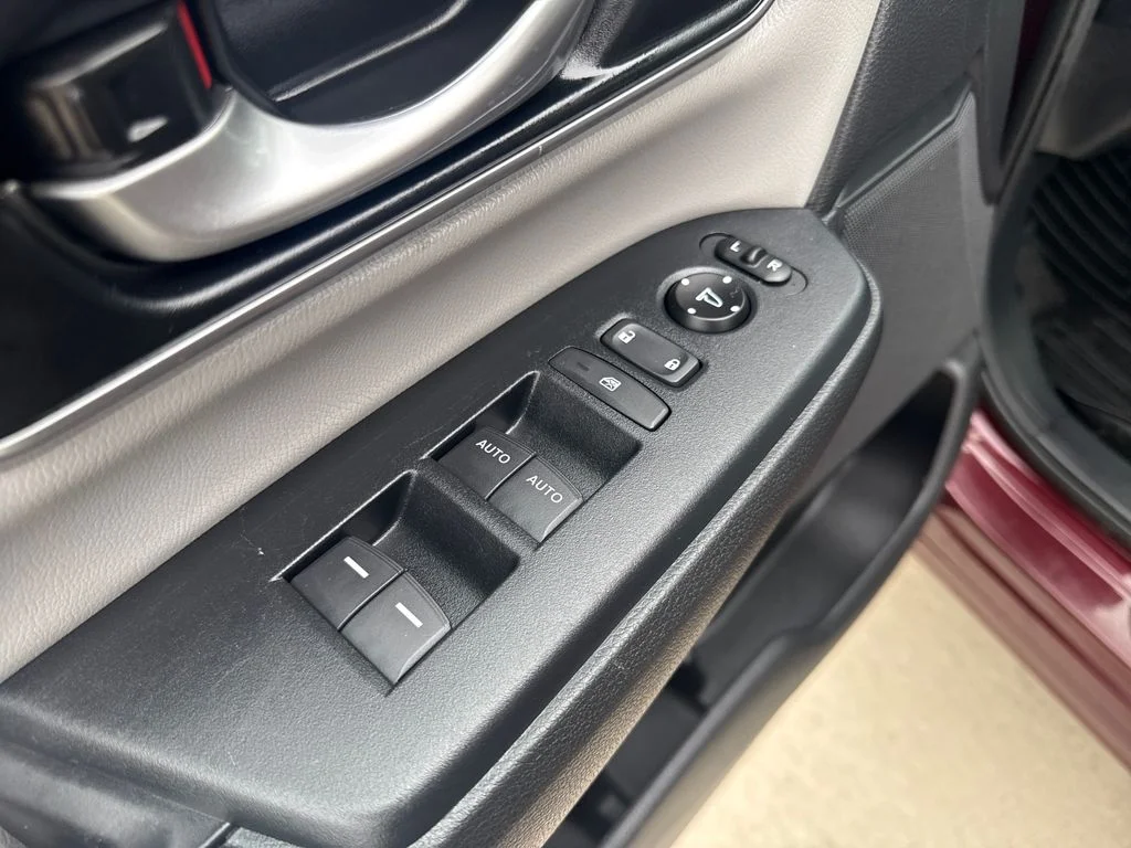Used 2019 Red Honda EX-L image 11