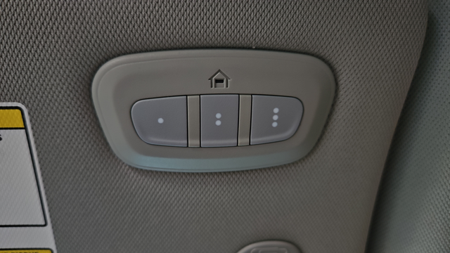 Used 2022 Velvet Red Pearlcoat Jeep Latitude image 11