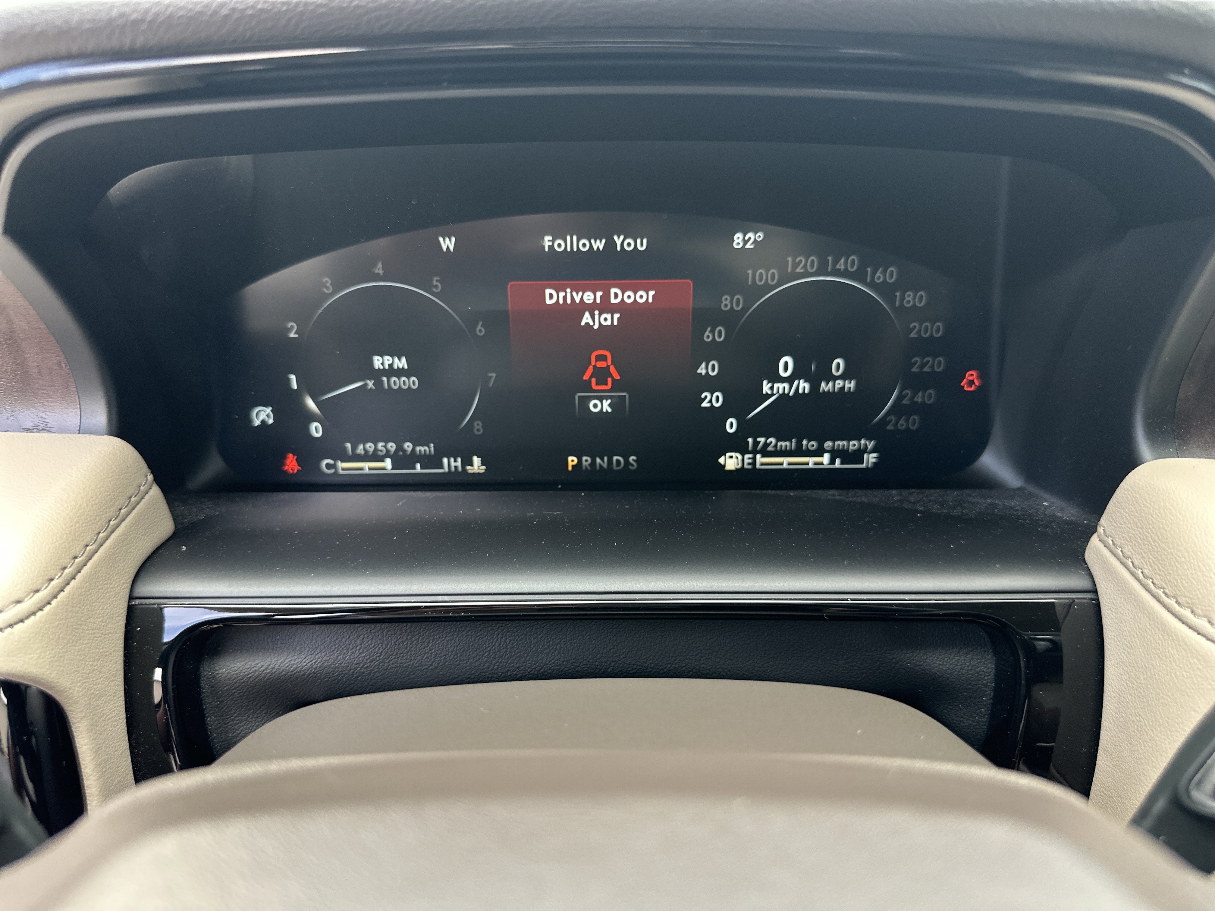 Used 2022 Gray Lincoln Reserve image 25