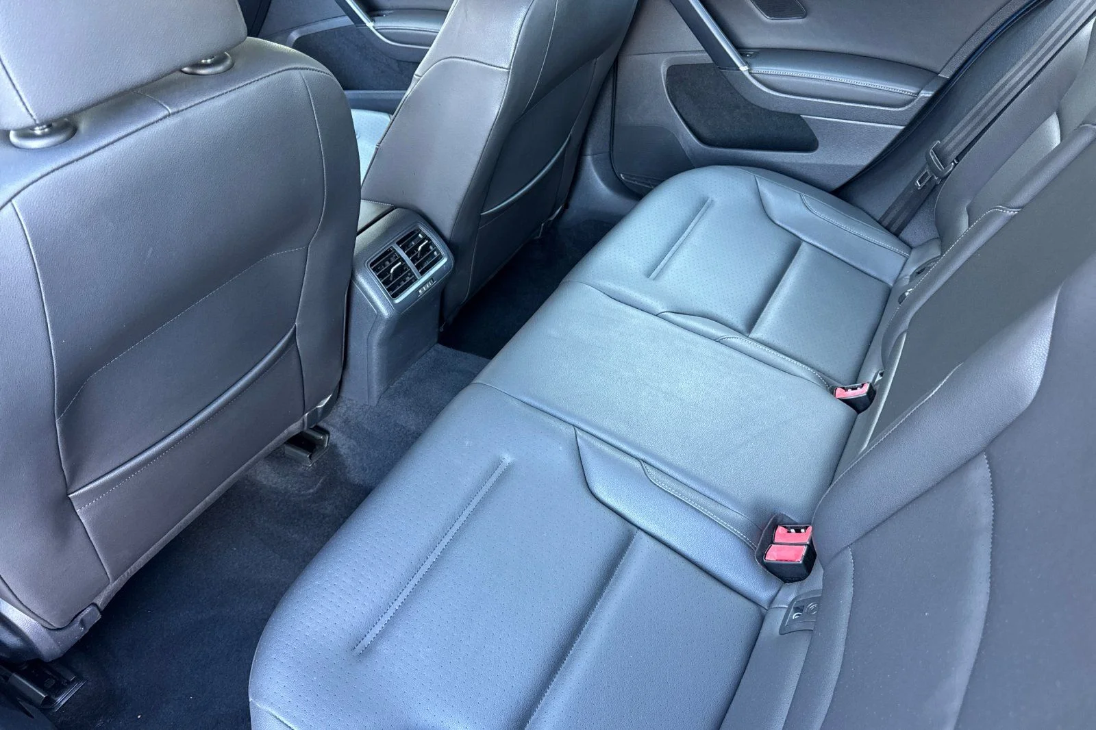 Used 2015 Lapiz Blue Metallic Volkswagen TSI SE 4-Door image 14