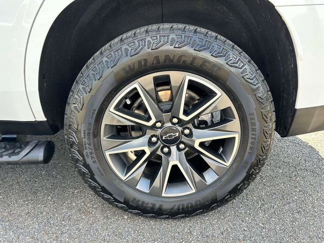 Certified Used 2024 Summit White Chevrolet Z71 image 3