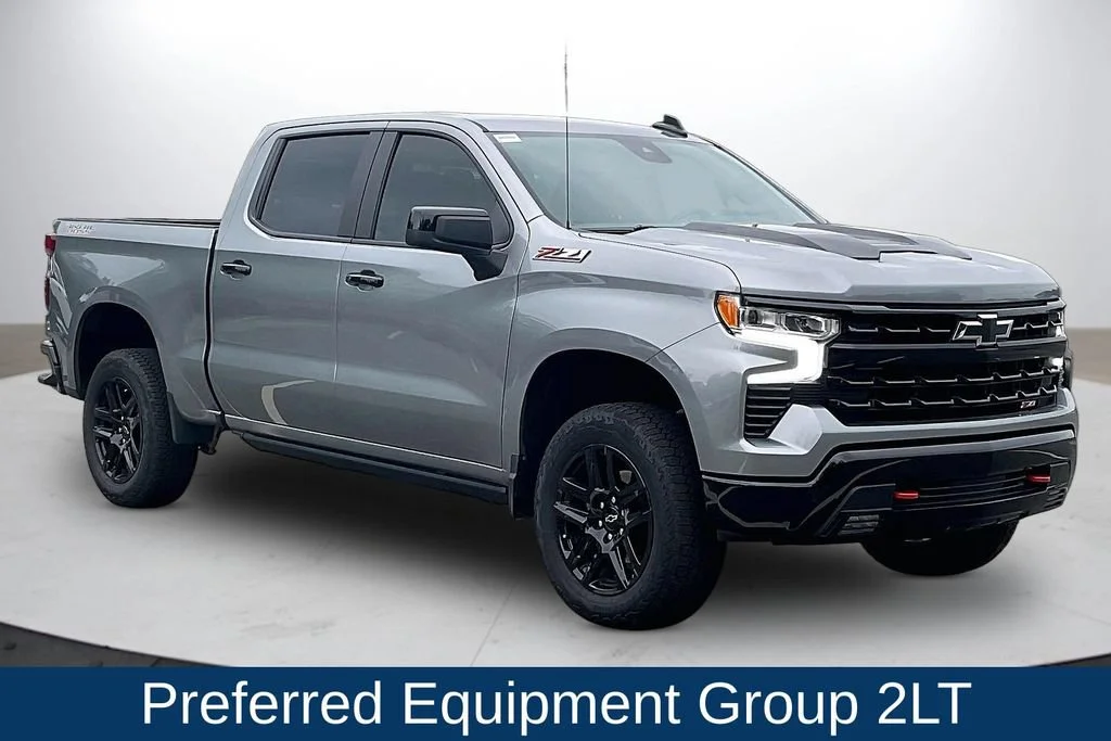 Used 2025 Sterling Gray Metallic Chevrolet LT Trail Boss image 2
