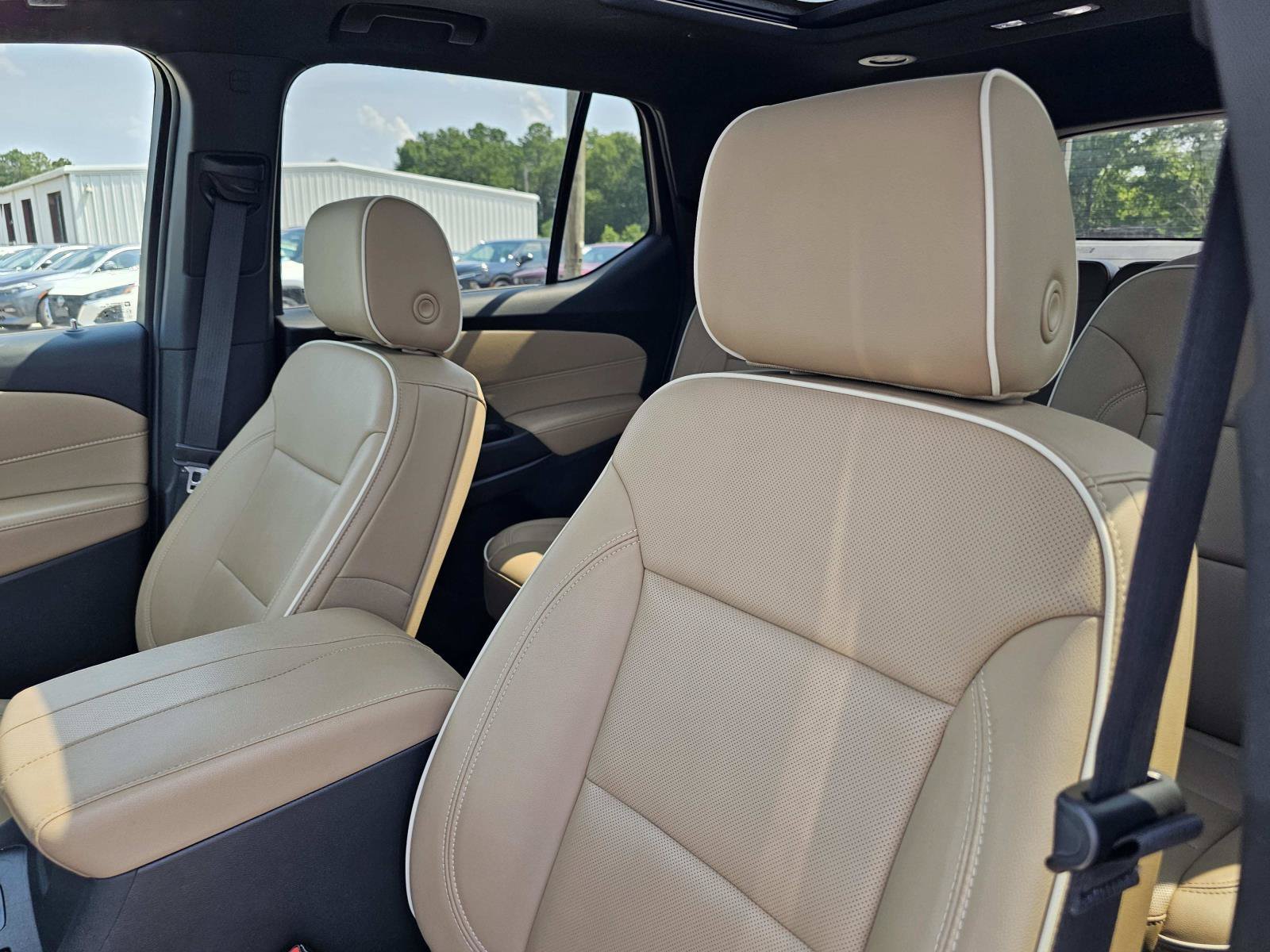 Used 2022 Summit White Chevrolet Premier image 18