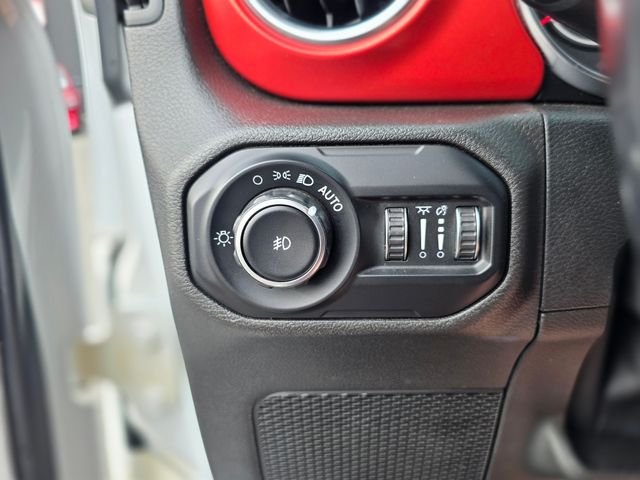 Used 2021 White Jeep Unlimited Rubicon image 37