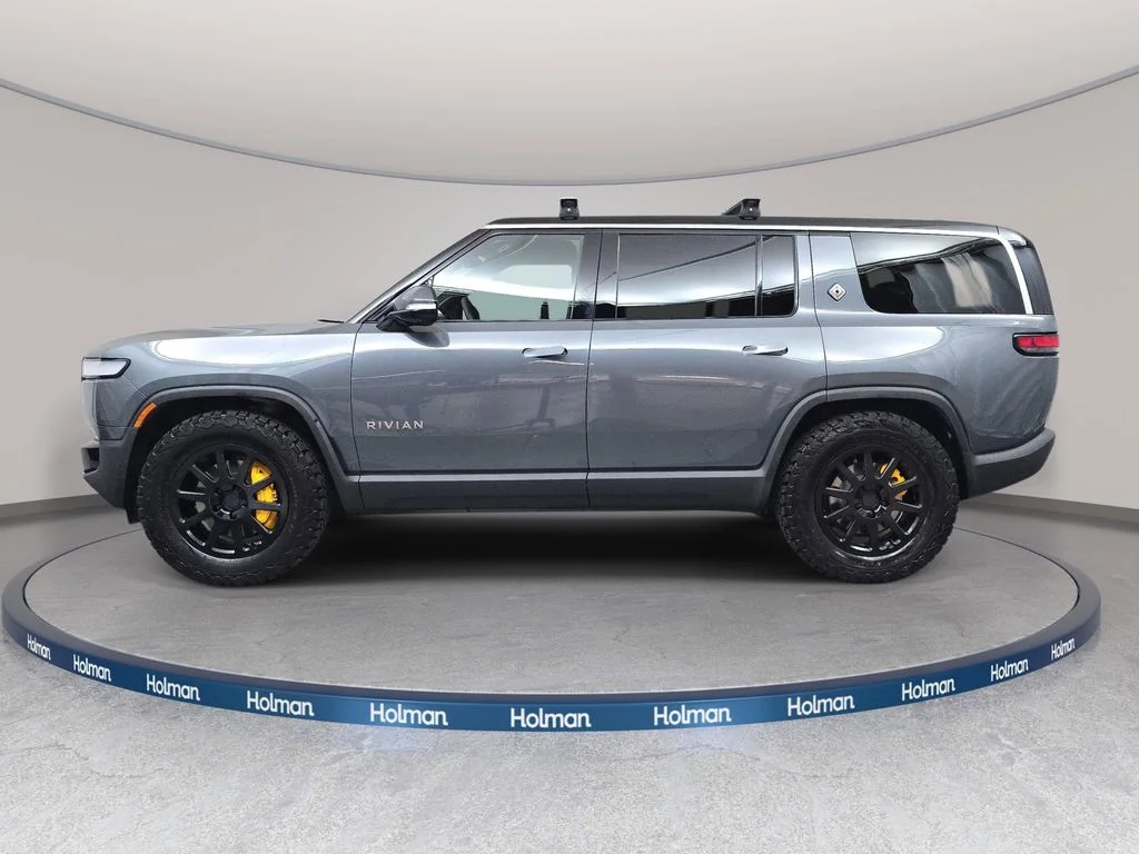 Used 2023 Gray Rivian Adventure image 9