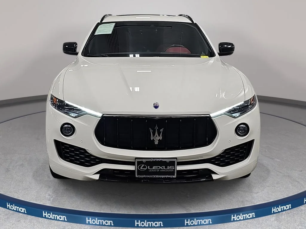 Used 2020  Maserati Base image 3