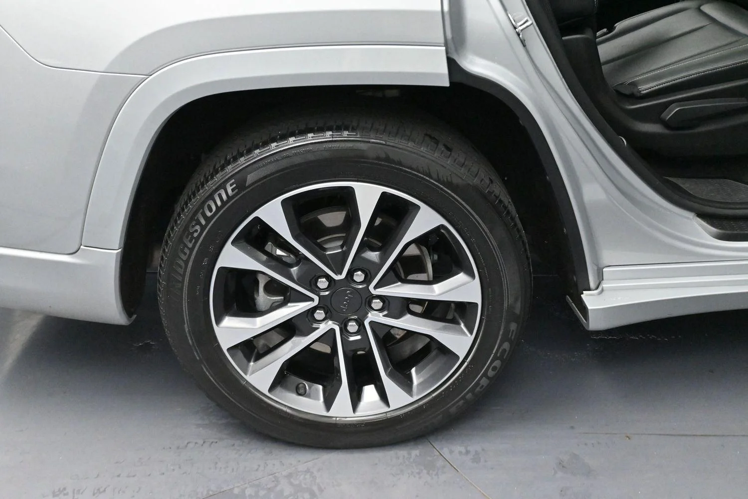 Used 2022 Silver Zynith Jeep Overland image 38