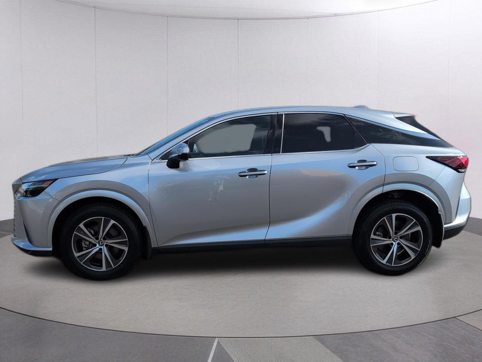 Used 2023 Iridium Lexus RX 350 Luxury image 2