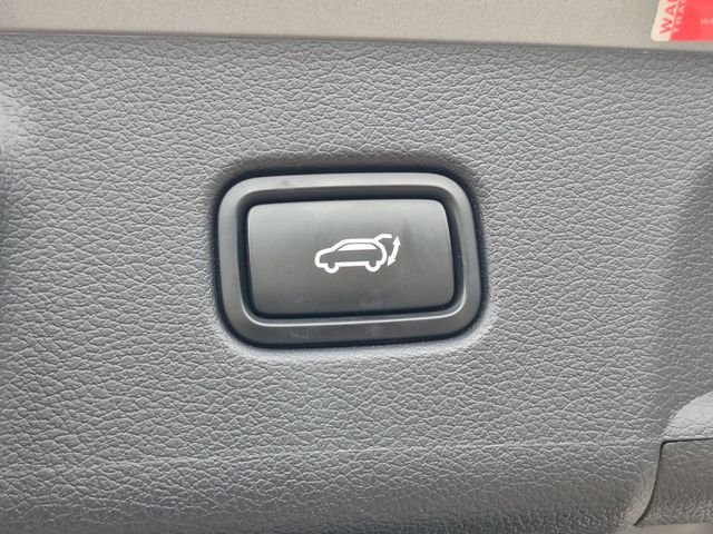 Used 2024 Silver Hyundai SEL image 29