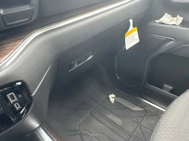 Used 2024 White Chevrolet LT image 24