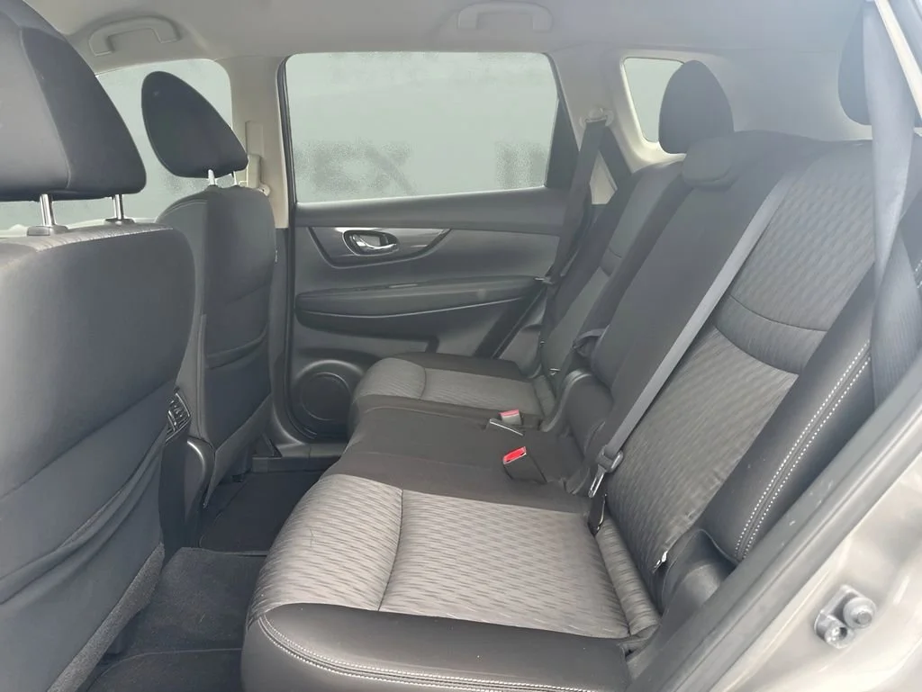 Used 2018  Nissan SV image 11