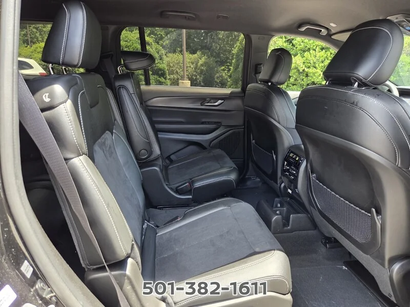 Used 2024 Diamond Black JEEP ALTITUDE 4X2 image 14