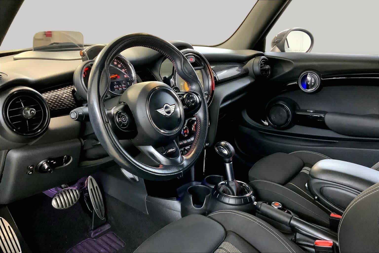 Used 2017 Caribbean Aqua Metallic MINI Cooper S image 17